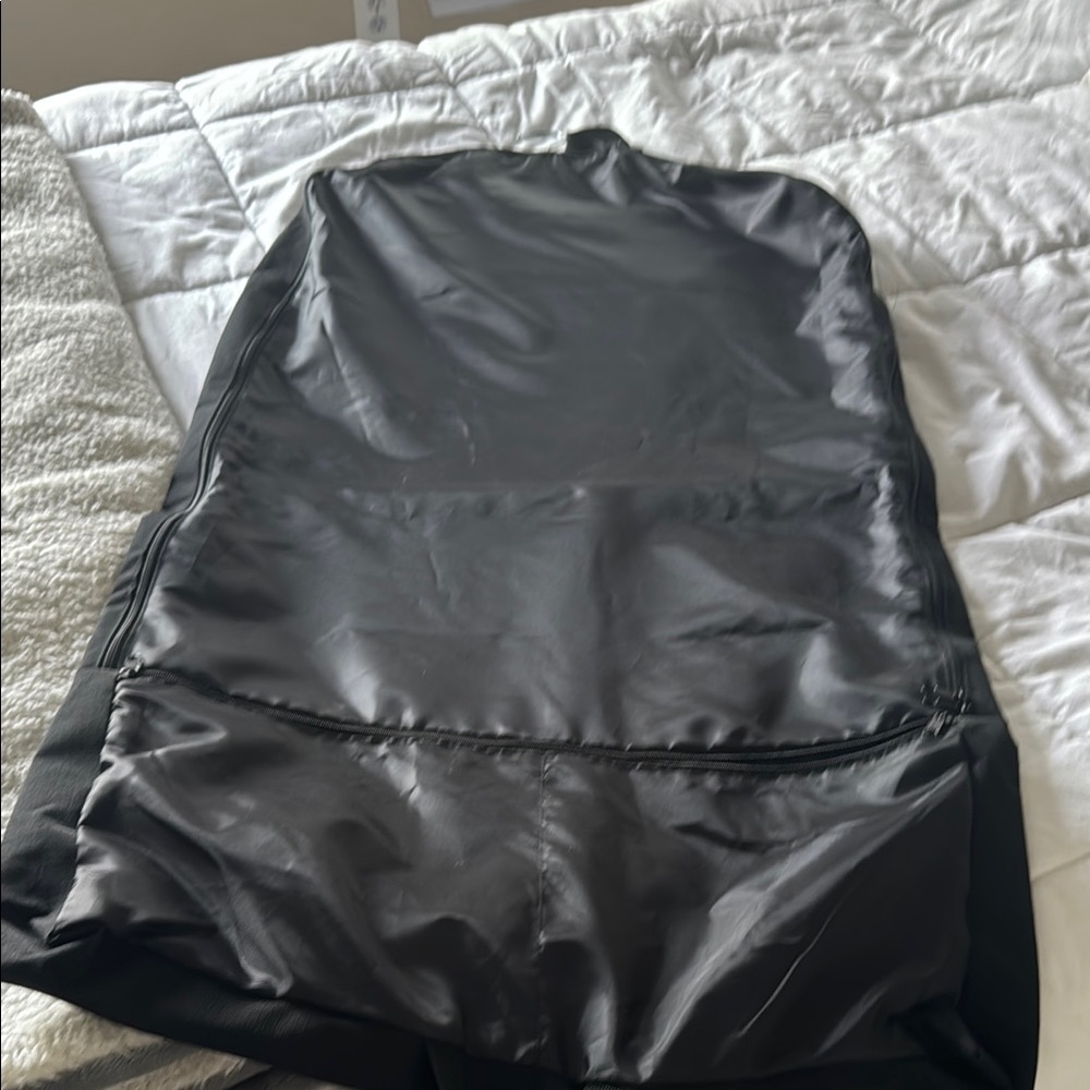 Black Athletic Travel Bag for Casual Use